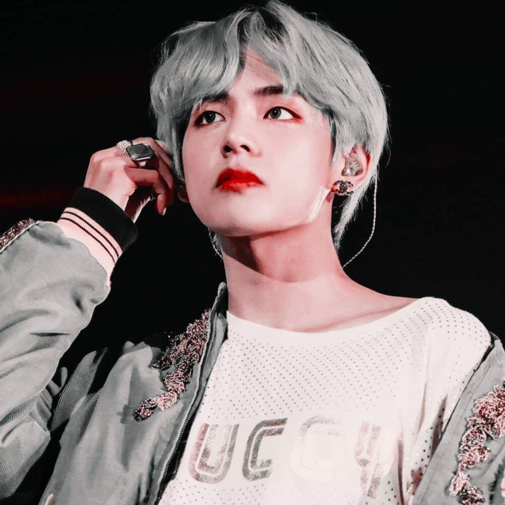 0lirmu_'s tweet photo. #taehyung_need_our_help
Army's with tae🥺❤️. https://t.co/bLsE95GtXI