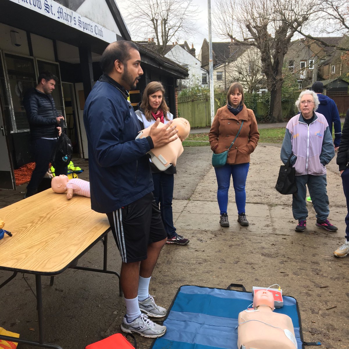 elliotthallMC's tweet photo. A fantastic morning with the team @harrowparkrun! As well as taking part, we have a #CPR demonstration, including how to use a defibrillator #AED. #stayingalive @rcgp #gpparkrunpledge #parkrun https://t.co/Z15g80nT4a