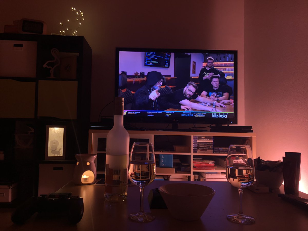sternchen1606's tweet photo. #FriendlyFire5 #ff5 cozy little stream @PhunkRoyaI @Gronkh @HeiderFlorian @brosator https://t.co/D0yu47L1CW