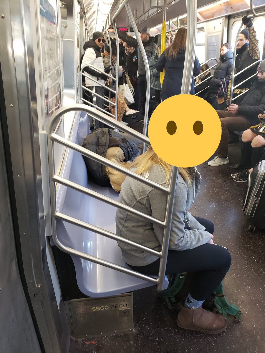EmilitoFG's tweet photo. This is the New York we live in. This the real New York. @NYCTSubway #nyc #cuomosmta https://t.co/oWRy02WuZM