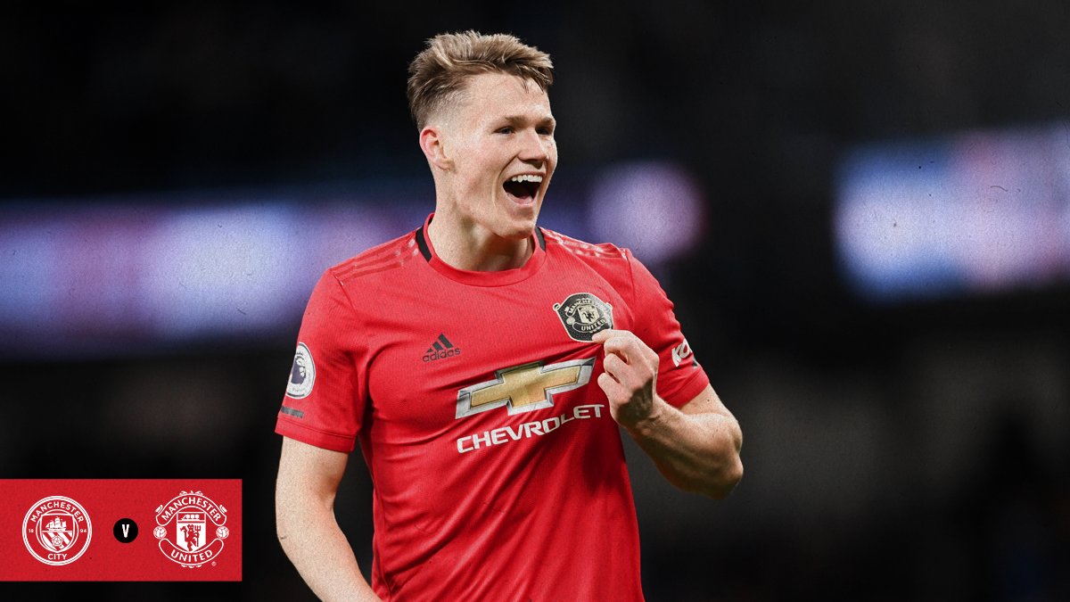 ManUtd's tweet photo. For the badge ✊🔴

#MUFC #MCIMUN https://t.co/qdN1KJCKPp