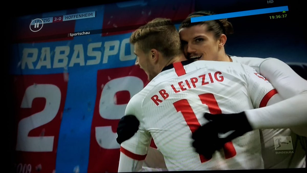 RabasposBlock29's tweet photo. Netter Platz zum Jubeln @DieRotenBullen 🔴⚪🤙 #ElPlastico #rbltsg #rabasposblock29 #RBLeipzig https://t.co/fkxi0mvH6p