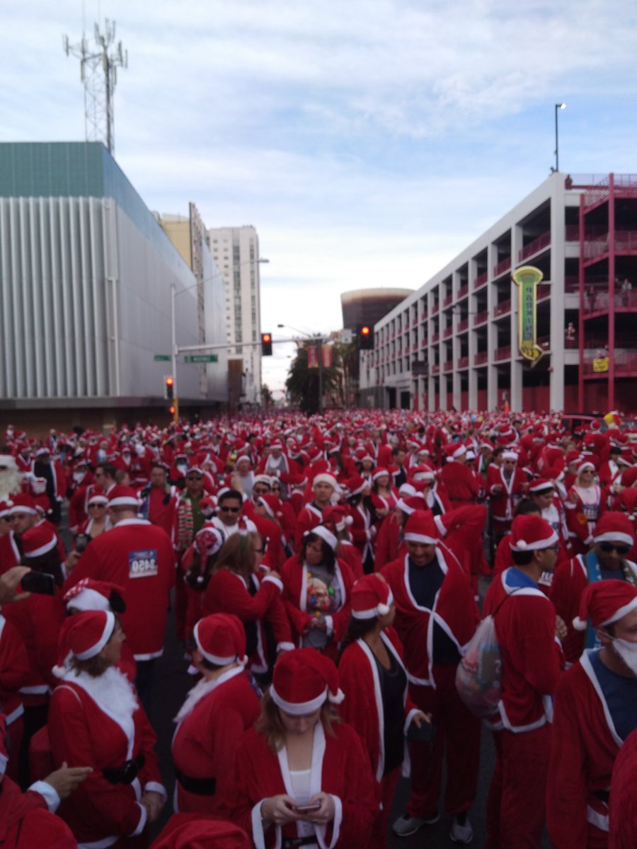 Ogre900's tweet photo. The Santa army has risen! #GreatSantaRun https://t.co/6Fr2AxiYdJ