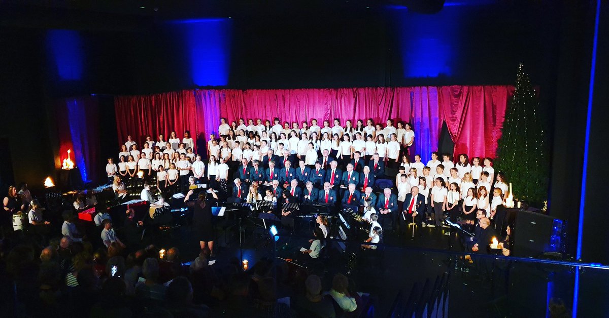 The_Holroyd's tweet photo. Tonight's first community event - Christmas at The Holroyd, was a huge success. Local schools, choirs and the wider community came together to perform a very festive selection of readings, songs and poetry. We hope to see you all at another event soon! 🎅 https://t.co/UnJ0OIgRkl