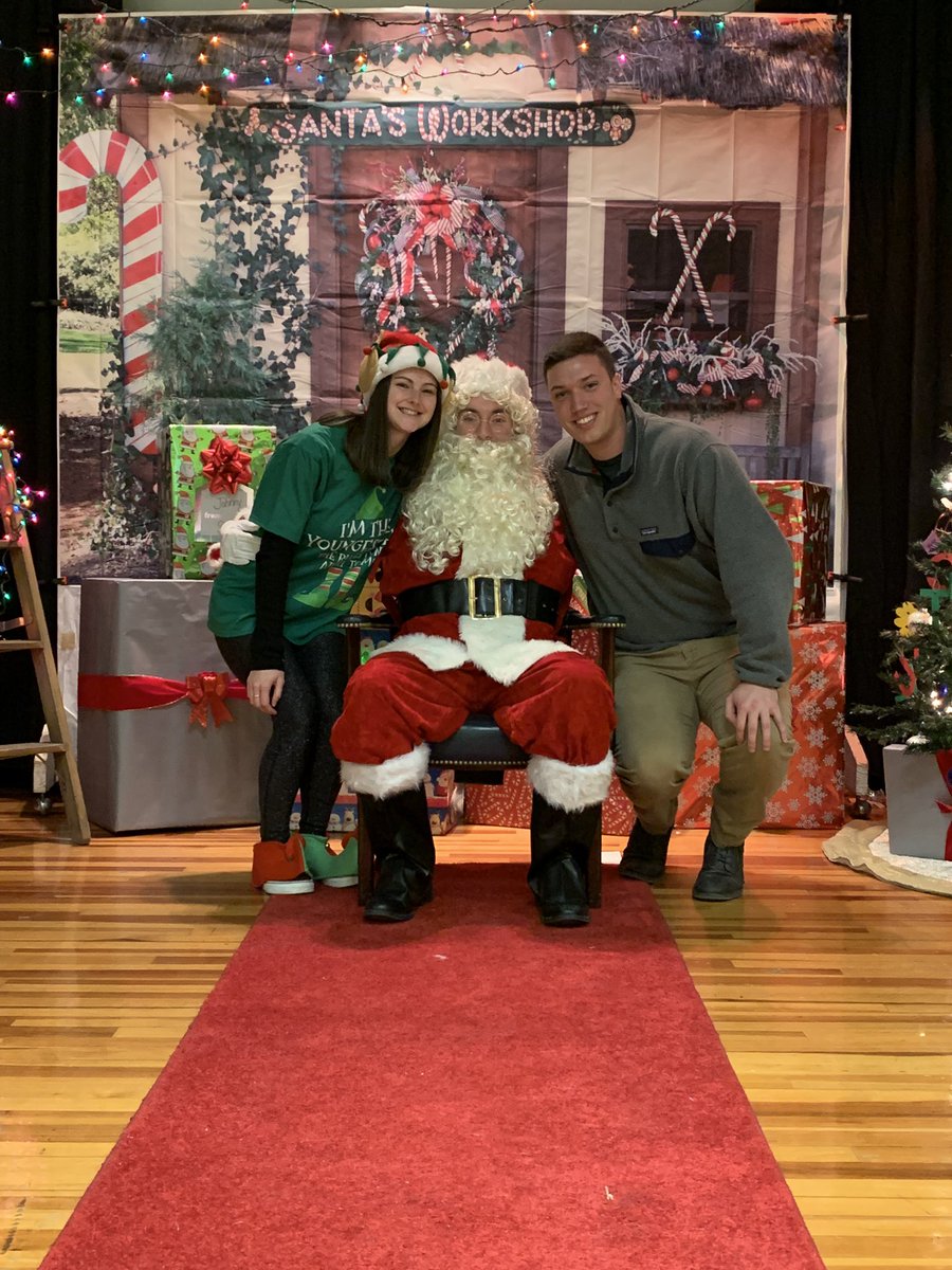 e_elliott0's tweet photo. Had a great time at the Santa Breakfast this morning! Love being a part of the first grade team! ❤️ https://t.co/R4im18drto