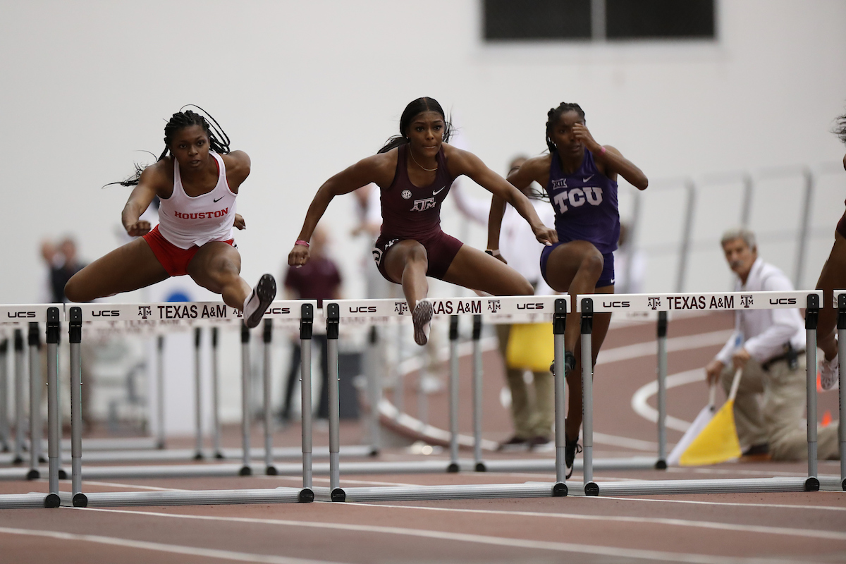 aggietfxc's tweet photo. Hurdles action at the #ReveilleInv
π· by @aggiephotogs
Results: https://t.co/HcoES5rf2c
#GigEm https://t.co/D9IlJBgd2P