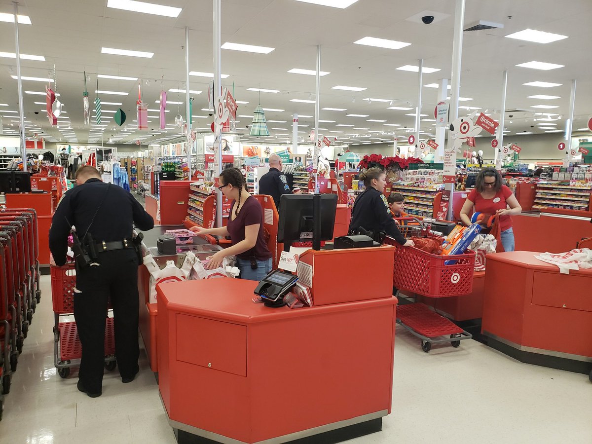 Another amazing Heroes and Helpers! 🎯 T1532 <a href="/Gviencek13/">Gabrielle Sheehan</a> <a href="/laobrien924/">Laura O'Brien</a> <a href="/Mr_JKings/">Jonathan Kingsley</a> <a href="/Djoumbarry/">Djouma Barry</a> <a href="/yeboa003/">Chief Manny Yeboah</a>