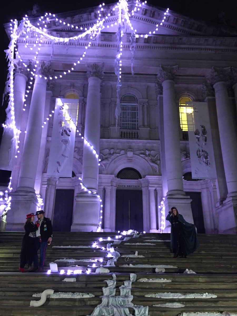We are at the Tate Britain for our steam punk tour of London on a vintage bus!