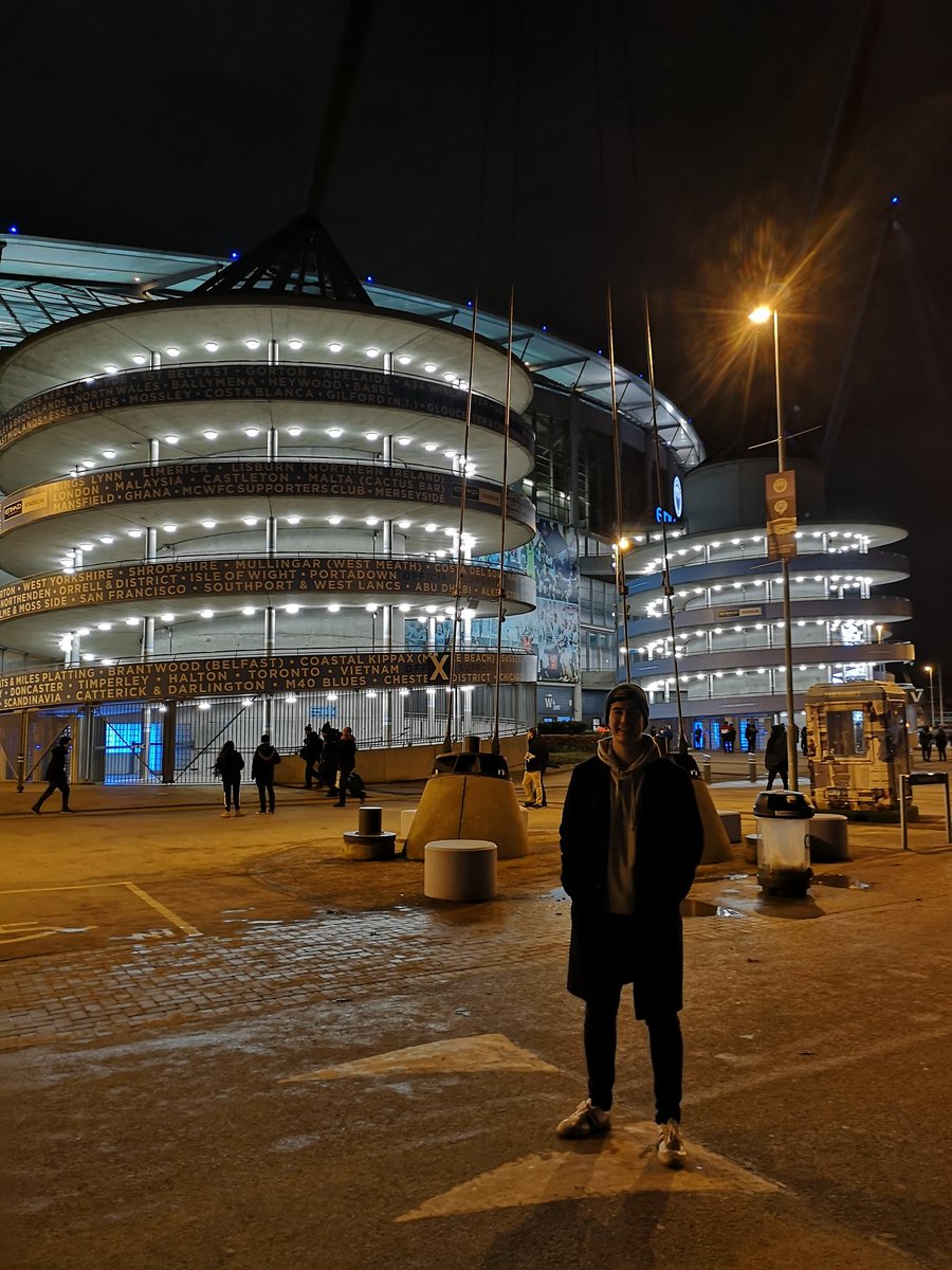 Enjoying a great trip with <a href="/MadrasPe/">Madras PE</a>! Man City 1 - 2 Man United. Good to see the pupils--and staff-- enjoying themselves.