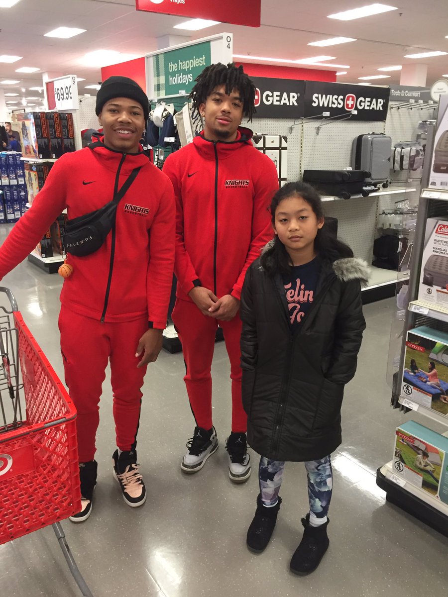 CoachDAmbro's tweet photo. #ShopWithAJock Was a Success! Great opportunity to give back during the Holidays, children enjoyed their mini shopping spree! π π§Έ π π π§₯ ππΌ @sdcityknights @sdccmensbball @sdcitycollege @Target
Tip-Off 7pm vs Moor Park College, Day 2 of Grossmont Tourney #GoKnights https://t.co/IsjhJQiOlA