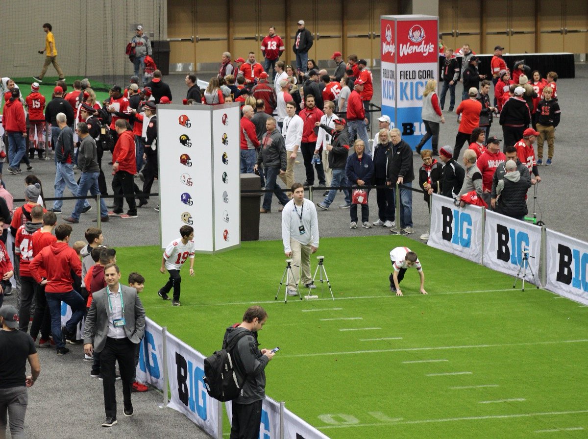 icclos's tweet photo. Big Ten Fan Fest runs until 8:00 p.m. tonight!
🏈 Fan Fest Info: https://t.co/dXoHHW1q6o
#B1GFCG  #GoBucks #OnWisconsin https://t.co/tEgO4U3ut3
