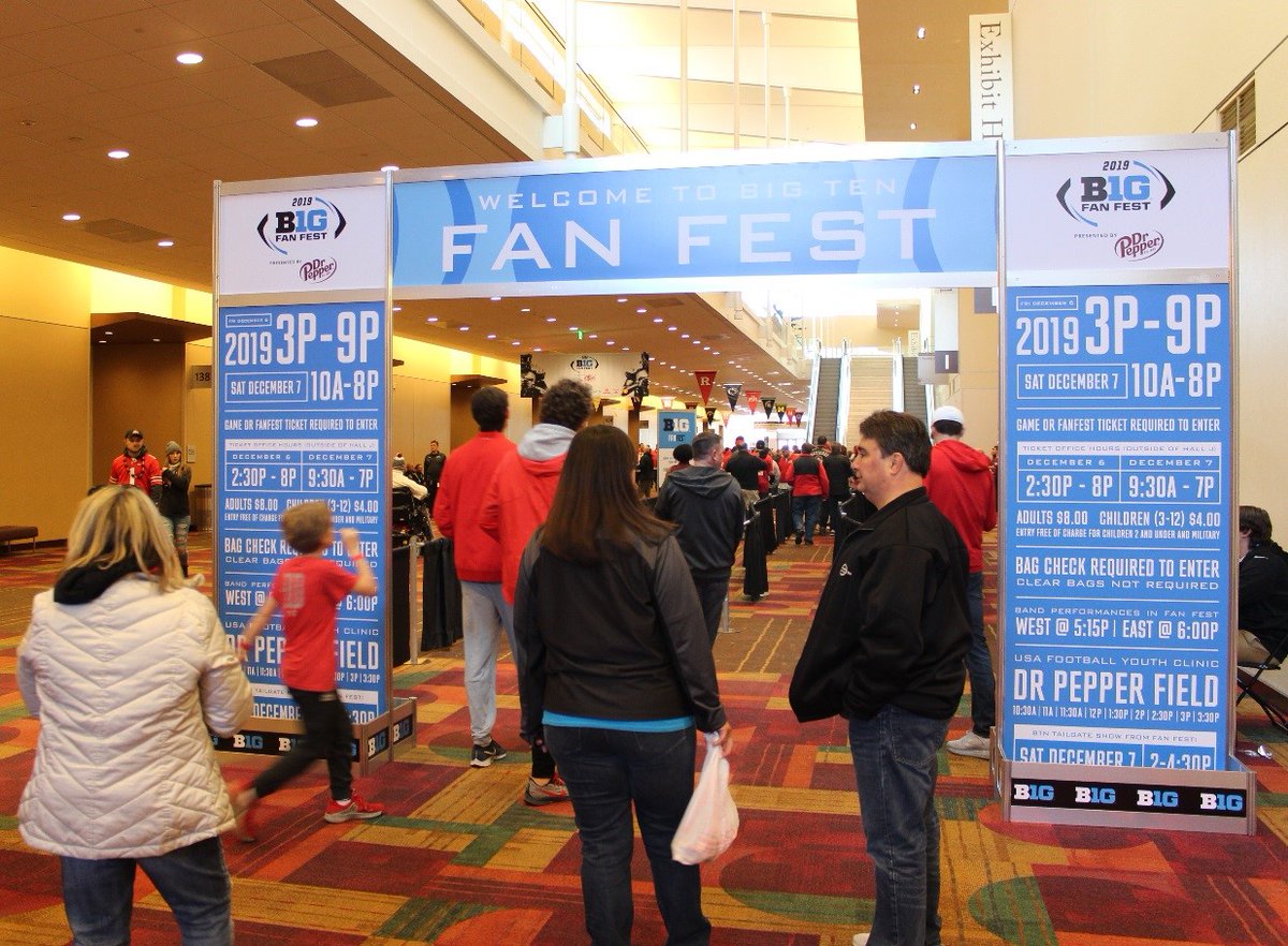 icclos's tweet photo. Big Ten Fan Fest runs until 8:00 p.m. tonight!
🏈 Fan Fest Info: https://t.co/dXoHHW1q6o
#B1GFCG  #GoBucks #OnWisconsin https://t.co/tEgO4U3ut3