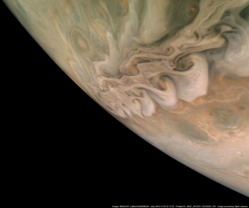 🔎 ☁️ Zoom in to Jupiter's clouds with our <a href="/NASAJuno/">NASA's Juno Mission</a> mission! Take a closer look at this image taken by our spacecraft as it flew just 3,200 miles (5,200 km) from the giant planet's northern latitudes: go.nasa.gov/2OZzeJ2

 Image processed by citizen scientist Björn Jónsson