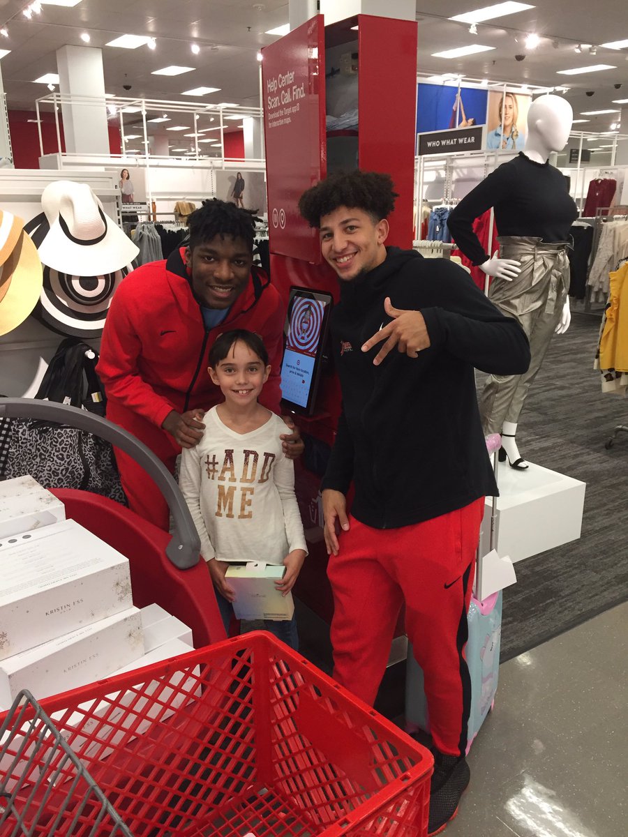 CoachDAmbro's tweet photo. #ShopWithAJock Happy Holidays! @sdcityknights @sdccmensbball @Target https://t.co/NZbg1Fa67M