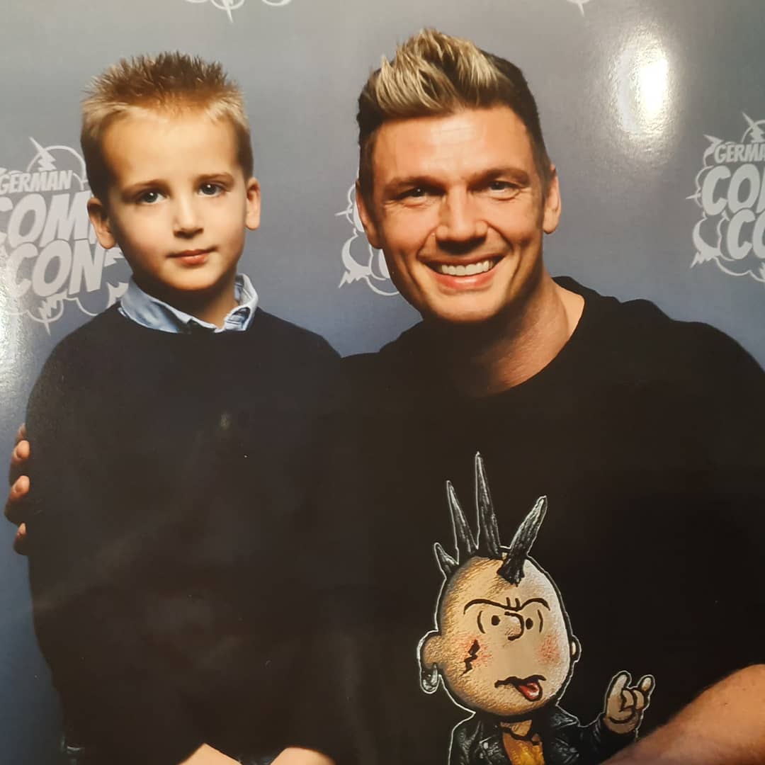 <a href="/nickcarter/">Nick Carter</a> Thank you for taking the time for my son, the one who gave you a Christmas ball