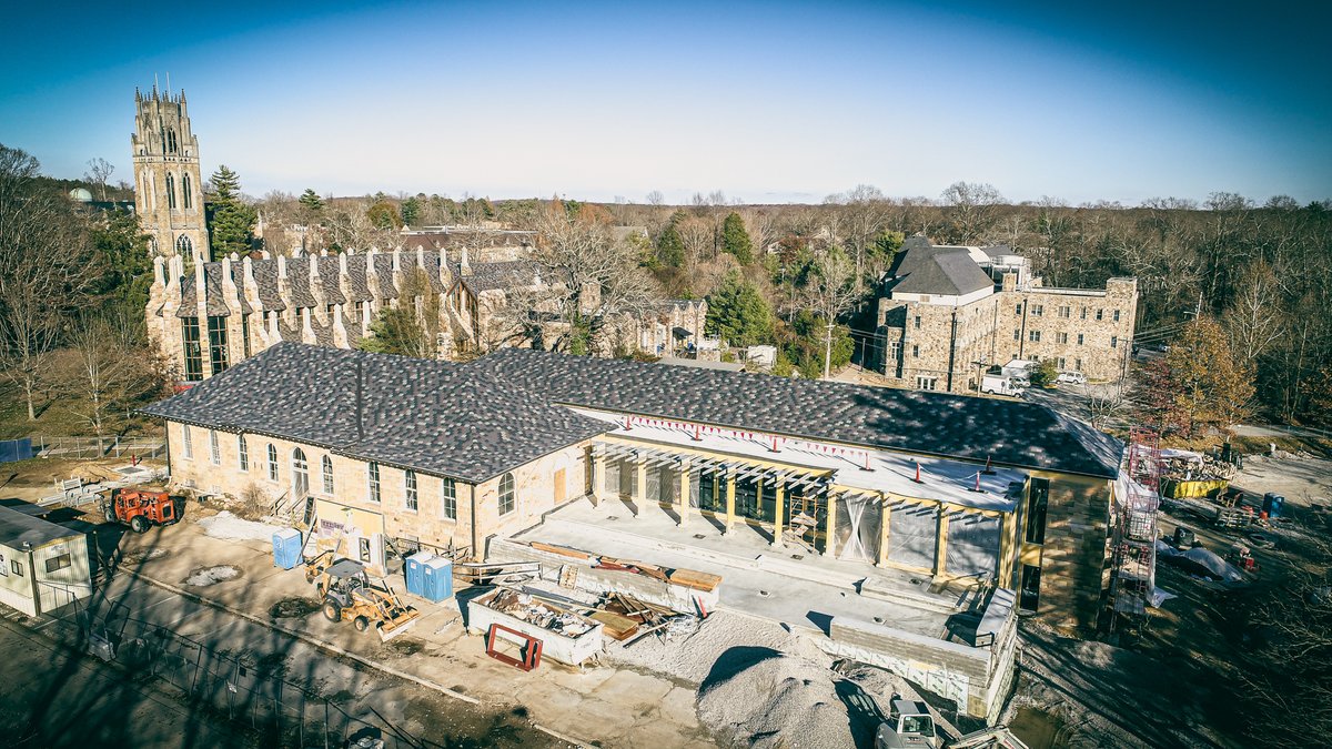 AmericanConst's tweet photo. 👀 Even with cold, gloomy, weather and fog lately we got a few shots of the amazing #progress at our two Sewanee projects - UoS Commons &amp; UoS Bookstore!! 👏🙌
.
.
#americanconstructorstn #sewaneetn #universityofthesouth #builders #beautiful #campus #construction #details #work https://t.co/onkl9F3QuS