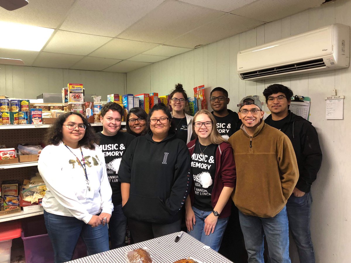 TluMusicmemory's tweet image. We had a wonderful time volunteering at Christian Cupbord! Thank you everyone who donated❤️and congratulations to @TLUChoir for donating the most and winning the cookie party!!