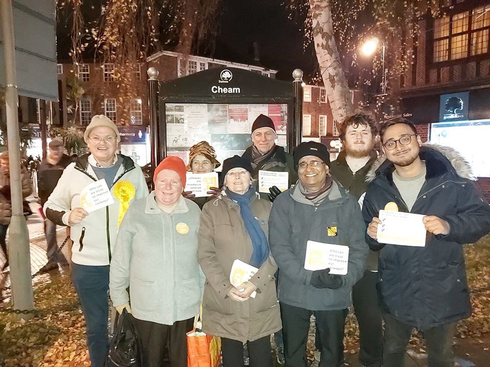 Thank you to our amazing #TeamHina volunteers who have been delivering our message in ☔️&amp;☀️:
🔶to stop Brexit
🔶to protect our NHS
🔶for school’s fair funding
🔶to protect our police

Please help &amp; volunteer suttonlibdems.org.uk/volunteer &amp; help us win back Sutton, Cheam &amp; WorcesterPark