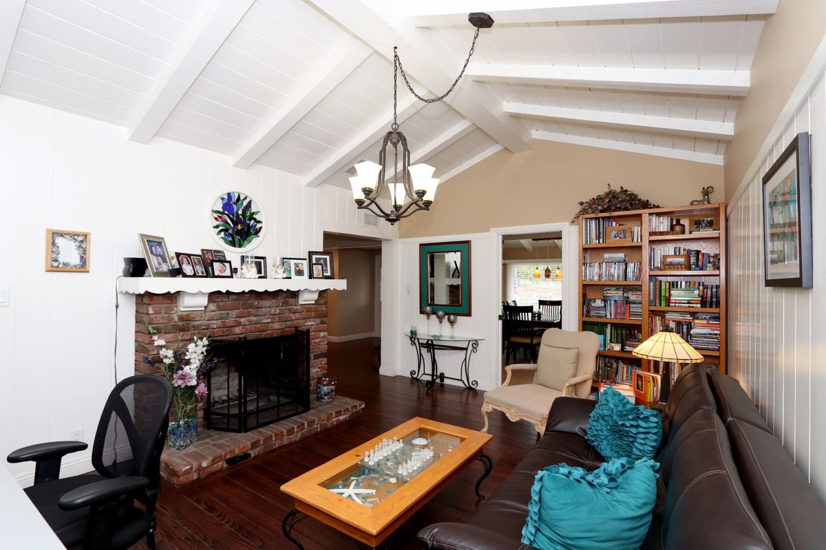 Bfogger's tweet photo. Gorgeous ranch style home 3+2 with pool and huge 15,289 SQFT lot with mega parking and extra you will love! Open Sunday 1-4 $799,000.00 #fogglisting #fogglistings #dre01149065 #buyrealestate #homeforsale #realestate #openhousesunday https://t.co/5kVB6pyZ5U https://t.co/itVEwZG9XH