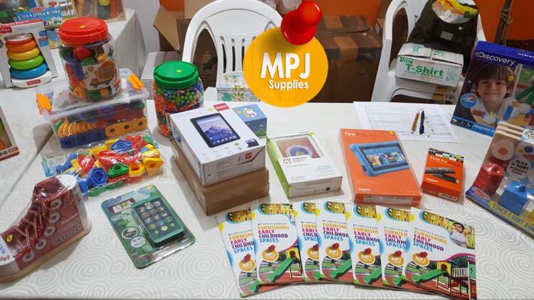 MPJSupplies's tweet photo. 🌲🎁Last night at #CCC in #Curepe #Trinidad was AWESOME! Loving the #Christmas Vibes 🎄. Come on Down to the corner of Phillip and McDonnell Street in Curepe and take advantage of all the special deals and prices. #MPJSupplies #CCC #giftideas #kids #preschool #toddlers #children https://t.co/FDeJLbMZhQ