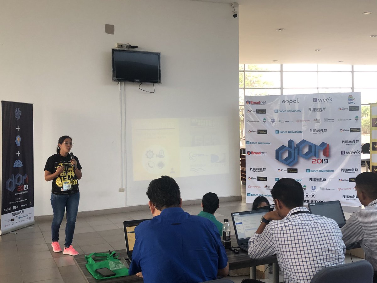 DataJamEc's tweet photo. XDEVEL en su pitch del Reto Actívate en el #DataJamEc https://t.co/WL42vhrNhq