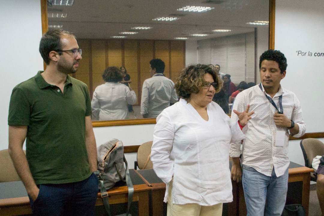 EfectoCocuyo's tweet photo. El jurado calificador del Hackathon de la #EscuelaCocuyo escogió la propuesta "Textin" cómo la ganadora del evento. Esta idea plantea el envío de información a través de SMS de forma masiva con resúmenes noticiosos. #7Dic https://t.co/ddsbiOCvCf