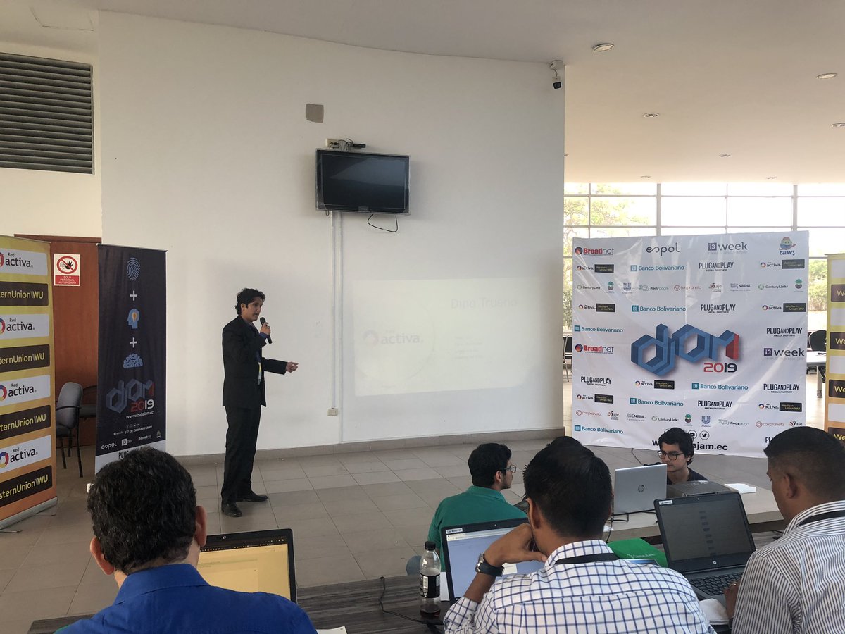 DataJamEc's tweet photo. Llegamos a lo último grupo del Reto Actívate del #DataJamEc, DINO TRUENO presentando su pitch. https://t.co/3BGQATLS8A
