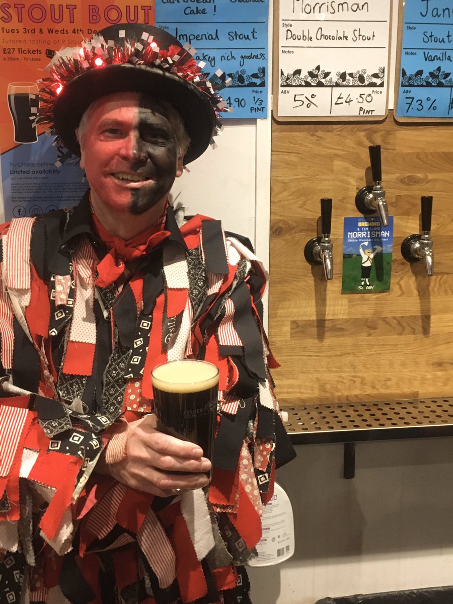 First we dance... then we drink! Enjoying a #MorrisMan from <a href="/ElusiveBrew/">Elusive Brewing</a> at <a href="/ahoppyplace/">A Hoppy Place. Craft Beer For All. Even you...</a> in #Windsor. #folkdance #Christmas #tradition #Dave