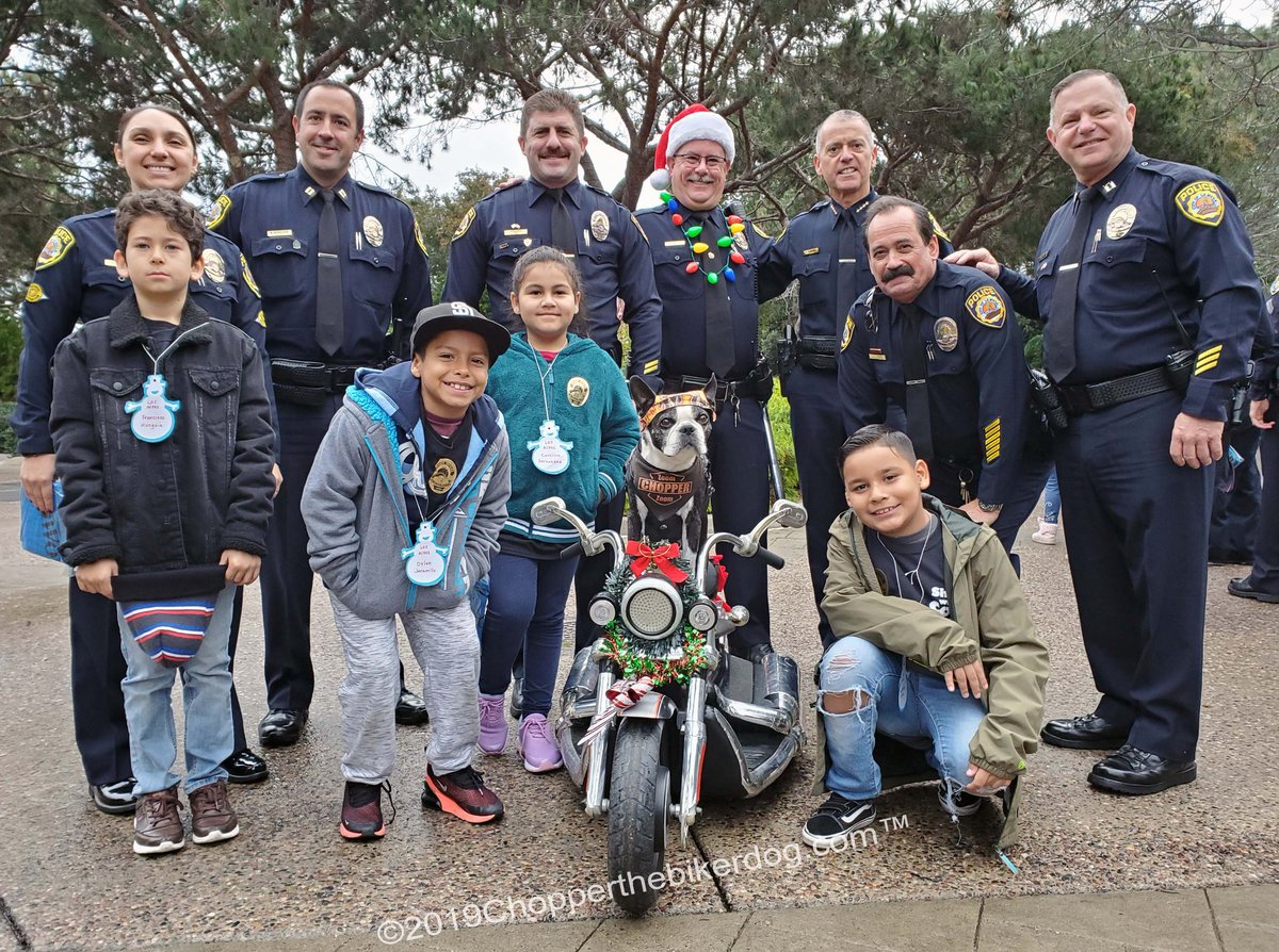 ChopperBikerDog's tweet photo. @LaMesaPD in the house 💙 These R the officers that keep me safe in the city in which I live. Chief Walt Vasquez, his command & officers out today 2 take kids shopping 4 the annual #ShopWithACop event this morning. @sdswac @SDSUPD @UCSDPOLICE @SeaWorld #sdswac #ChopperKisses https://t.co/pJahiQADDk