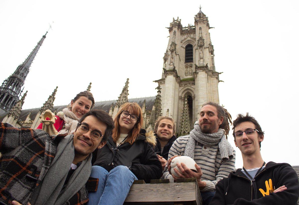 une journée de folie au <a href="/MuseomixNord/">Museomix Nord</a> ! On a bien travaillé, rassemblé les photos, codé, bricolé et rigolé!!