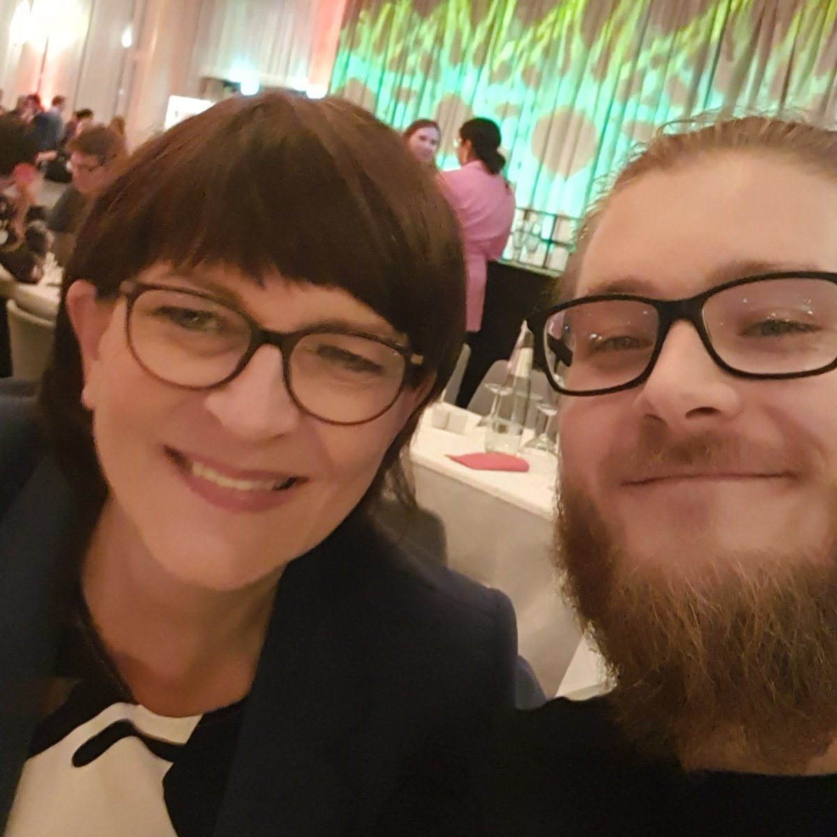 Vor etwas mehr als einem Jahr war <a href="/EskenSaskia/">Saskia Esken</a> im SoziPod. 

Jetzt ist sie Parteivorsitzende der SPD. Wahnsinn. 

(einmal Fanboy sein^^ sry Leute)