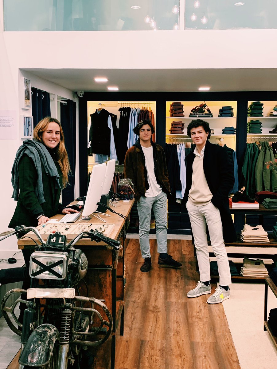 LaChicaDeLaCiudad tweet media