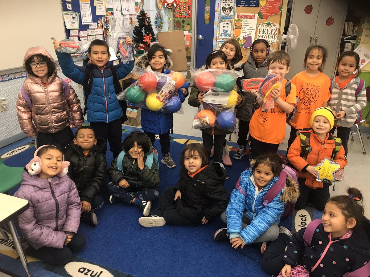 ps3pta's tweet image. Thanks to parent generosity our Kindergarteners are now enjoying recess with new jump ropes &amp;amp; dodge balls!!! It was one of the items on our teacher wish list that we can now cross off! Check out the full list here &amp;amp; make your impact! ps3pta.org/donate