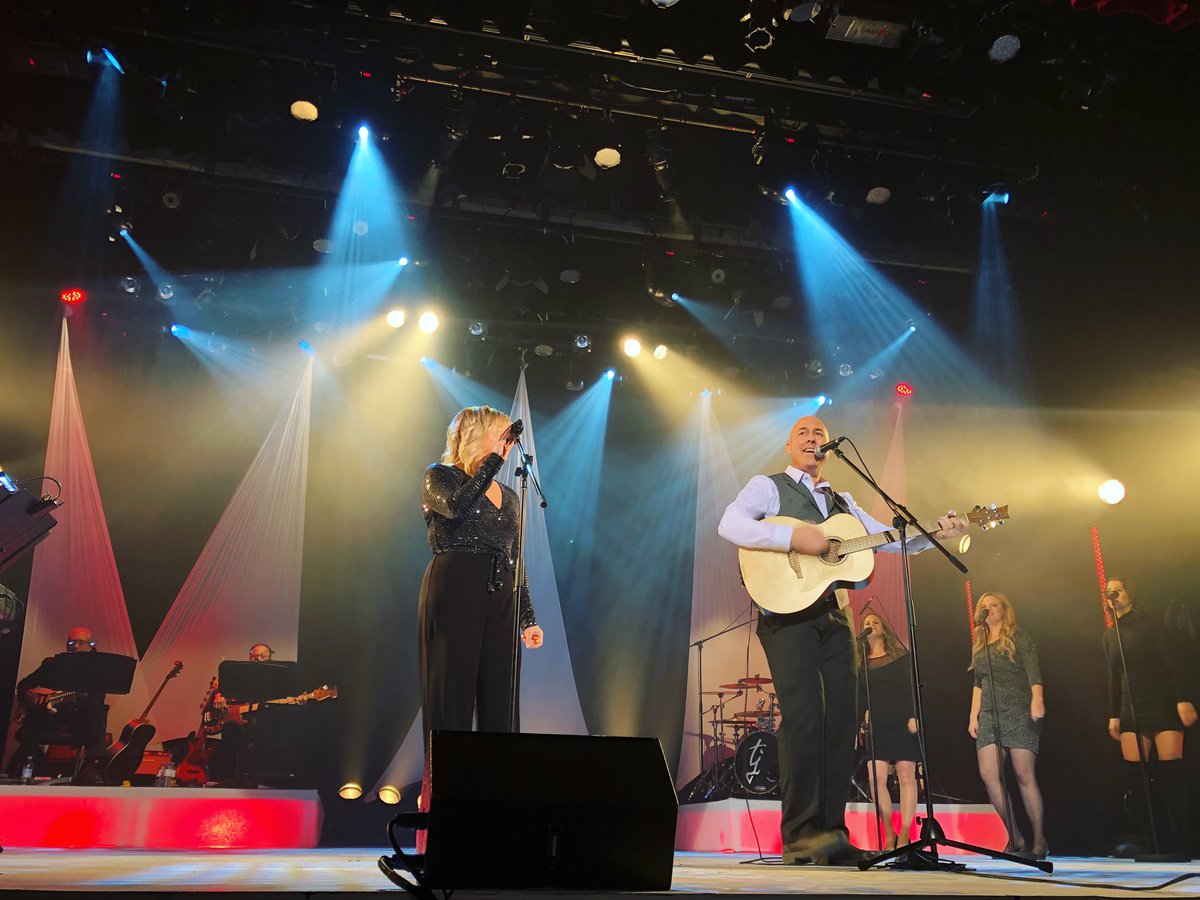 CTVTelethon's tweet photo. The Duo Strikes Again! Marc Serre & Celine Tellier. #ctvtelethon #ctvlionstelethon #ctvlionschristmastelethon https://t.co/uOc3bLaHVy