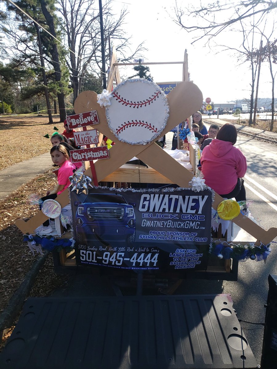 ClubSylvan's tweet photo. #gwatneybuickgmc knocked it out of the park this year supporting us thru the season and rocking out as they supplied a really awesome truck for the #sherwood Christmas parade today https://t.co/eDFSj712nm