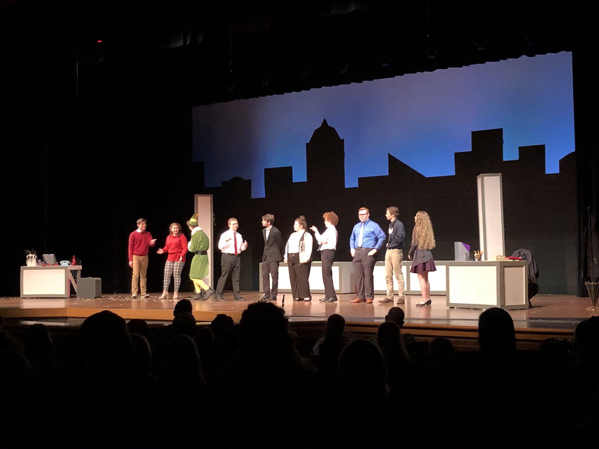 SDCS_SUPER's tweet image. Wow!  What a great performance by our @ECDRAMAC students. Fun show!