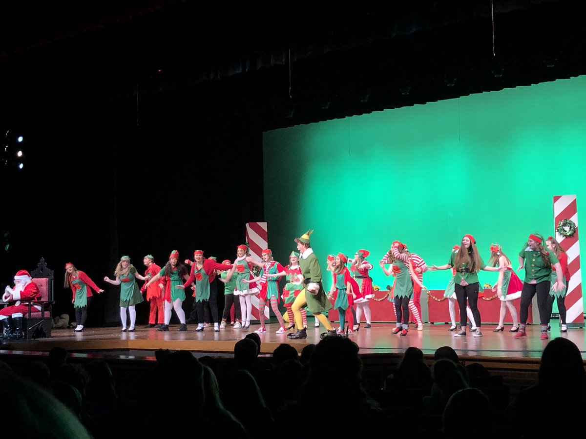 SDCS_SUPER's tweet image. Wow!  What a great performance by our @ECDRAMAC students. Fun show!