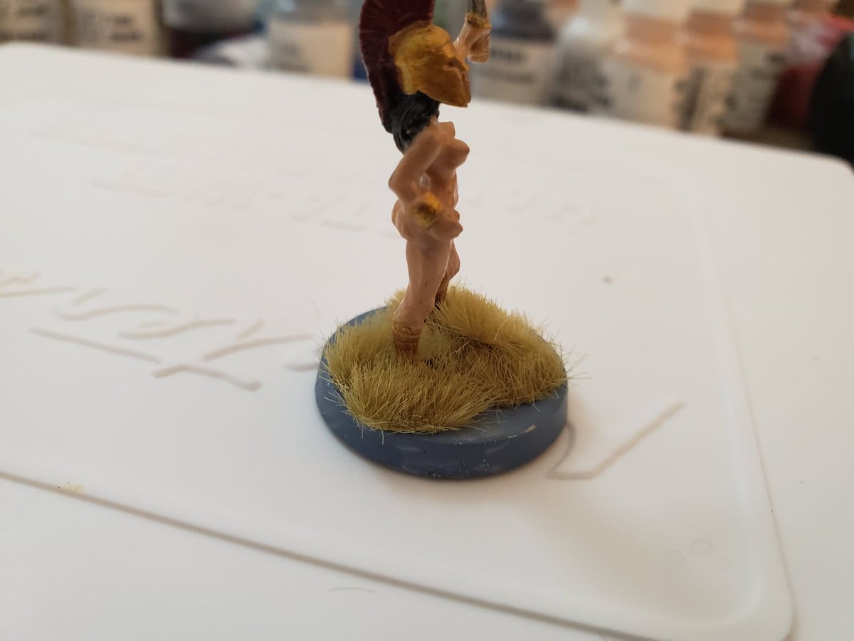 Another female fanatic for a warband in #Warlordsoferehwon #Hasslefree miniatures  ... still trying to learn how to blend skin tones -main reason i grabbed these figures lots of skin surface area
