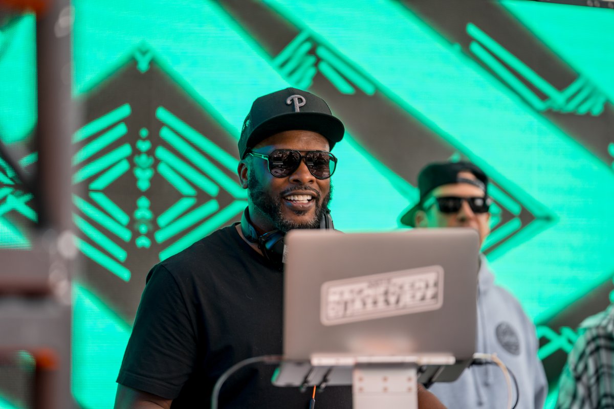 SUNBURN Pool Lounge (@sunburnpool) on Twitter photo Just another Saturday reminiscing about Season 4 and prepping for 2020! Having <a href="/djjazzyjeff215/">DJ Jazzy Jeff</a> on our stage was pretty epic -- who do you want us to bring to #SUNBURNpool for Season 5? 🎉
.
sunburnpool.com Just another Saturday reminiscing about Season 4 and prepping for 2020! Having <a href="/djjazzyjeff215/">DJ Jazzy Jeff</a> on our stage was pretty epic -- who do you want us to bring to #SUNBURNpool for Season 5? 🎉
.
sunburnpool.com