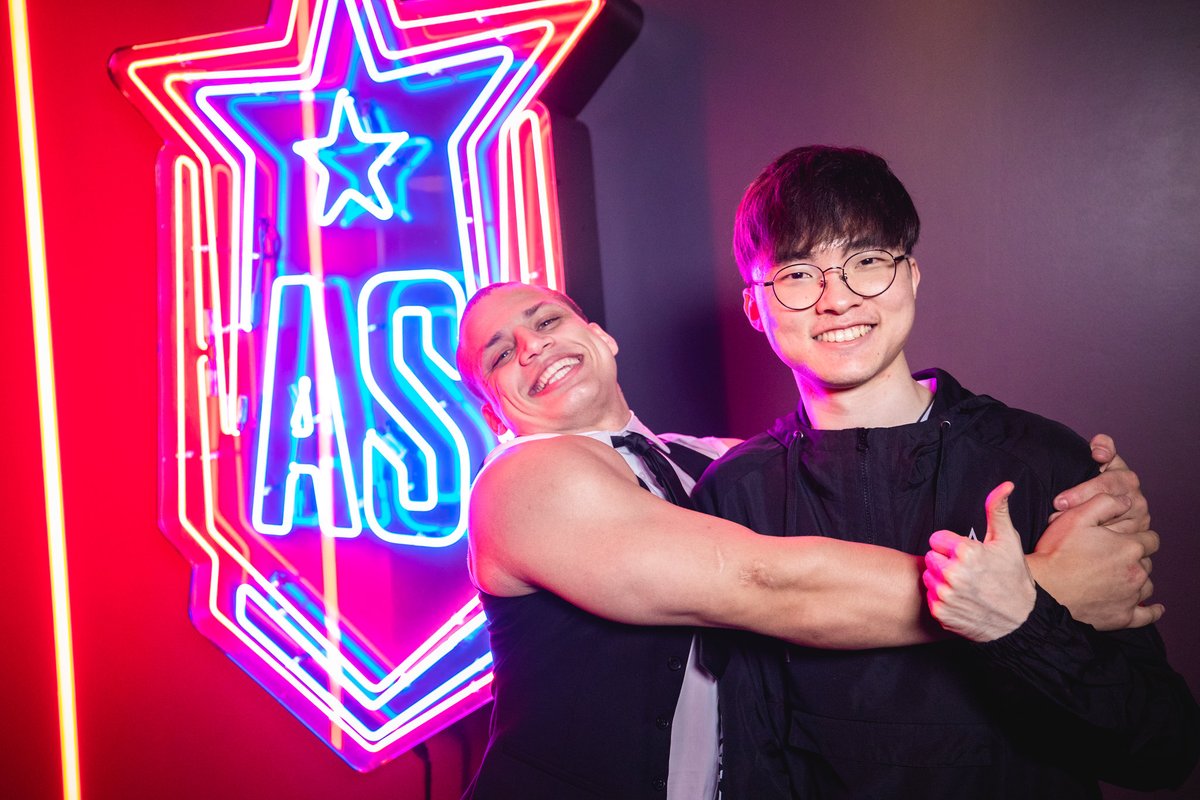 lolesports's tweet photo. #AllStar2019 &amp; #AllStar2018 https://t.co/dSj8G3IDVF