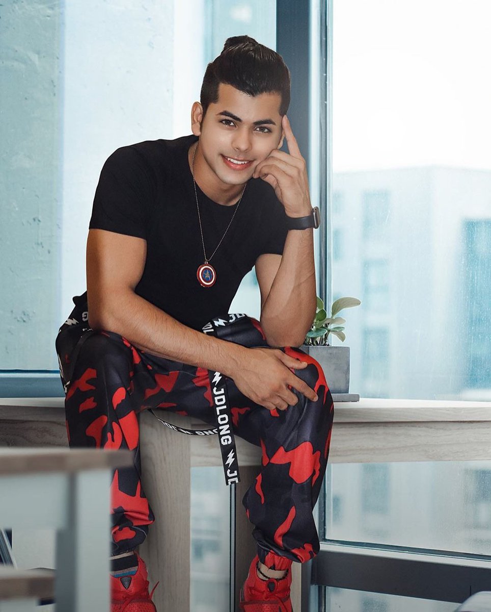 jannatnigam's tweet photo. I need new haters, the old ones became my fans😉🔥
#siddharthnigam #keepsupporting #dashingmunda #swag_n_style #likeaboss #lit https://t.co/lb1mB8yIst