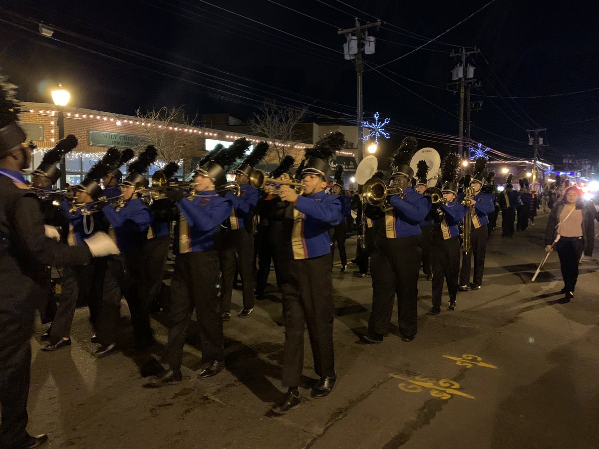 MalverneBand's tweet photo. Lighting of Malverne 2019! #christmas #elfparade #prideofmalverne #malverne #music #parade #marchingband #gomules @MalverneMusic @MalverneHS @MalverneUFSD https://t.co/9wbfgkpmnx
