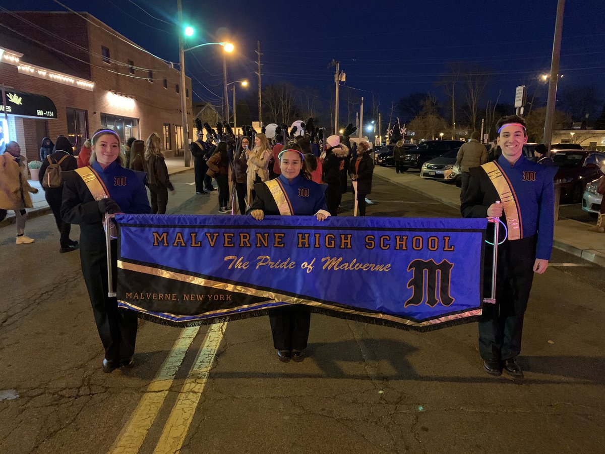 MalverneBand's tweet photo. Lighting of Malverne 2019! #christmas #elfparade #prideofmalverne #malverne #music #parade #marchingband #gomules @MalverneMusic @MalverneHS @MalverneUFSD https://t.co/9wbfgkpmnx