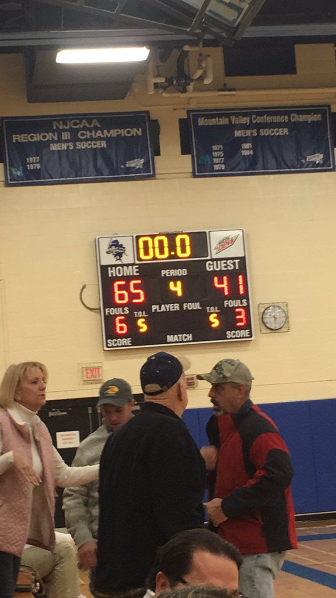 FFbravesfans's tweet photo. That’s a wrap here at fm.                Braves take the win today‼️‼️🏀 https://t.co/zkPcUOWNsE