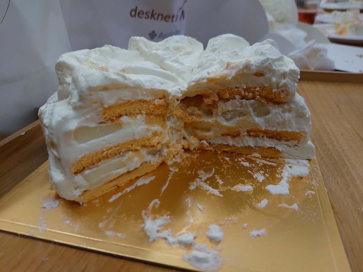 シン ケーキ好き リョーコのジャポネ 生クリームとカスタードクリームたっぷりなショートケーキ ふわふわなスポンジに洋梨のピュレ入り 軽くて食べやすい リョーコ ジャポネ