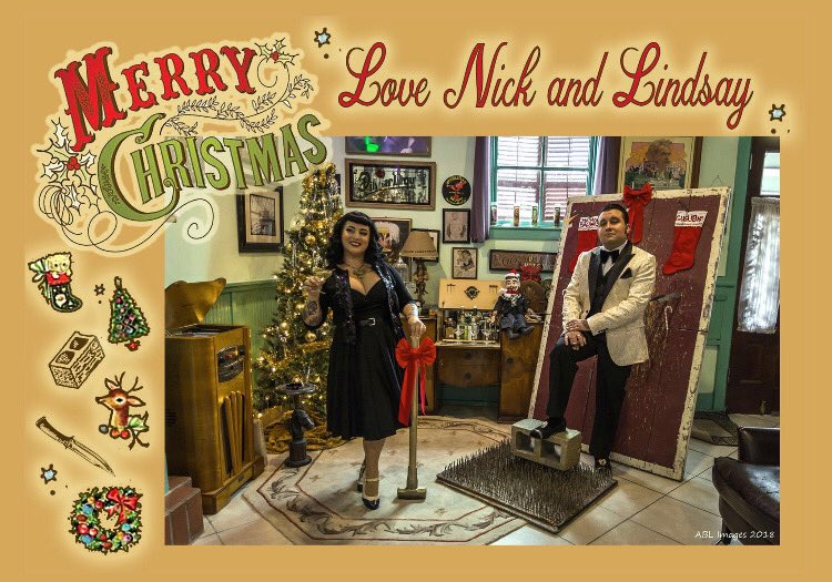 sideshowopera's tweet image. Happy holidays  from Lindsay and Nick hope it’s SMASHING 🔨 🔪 🎄 #sideshowopera #knifethrower #knifethrowing #sideshow #americasworst #christmascard #breaksomething #xmas #holidayswiththewilliams