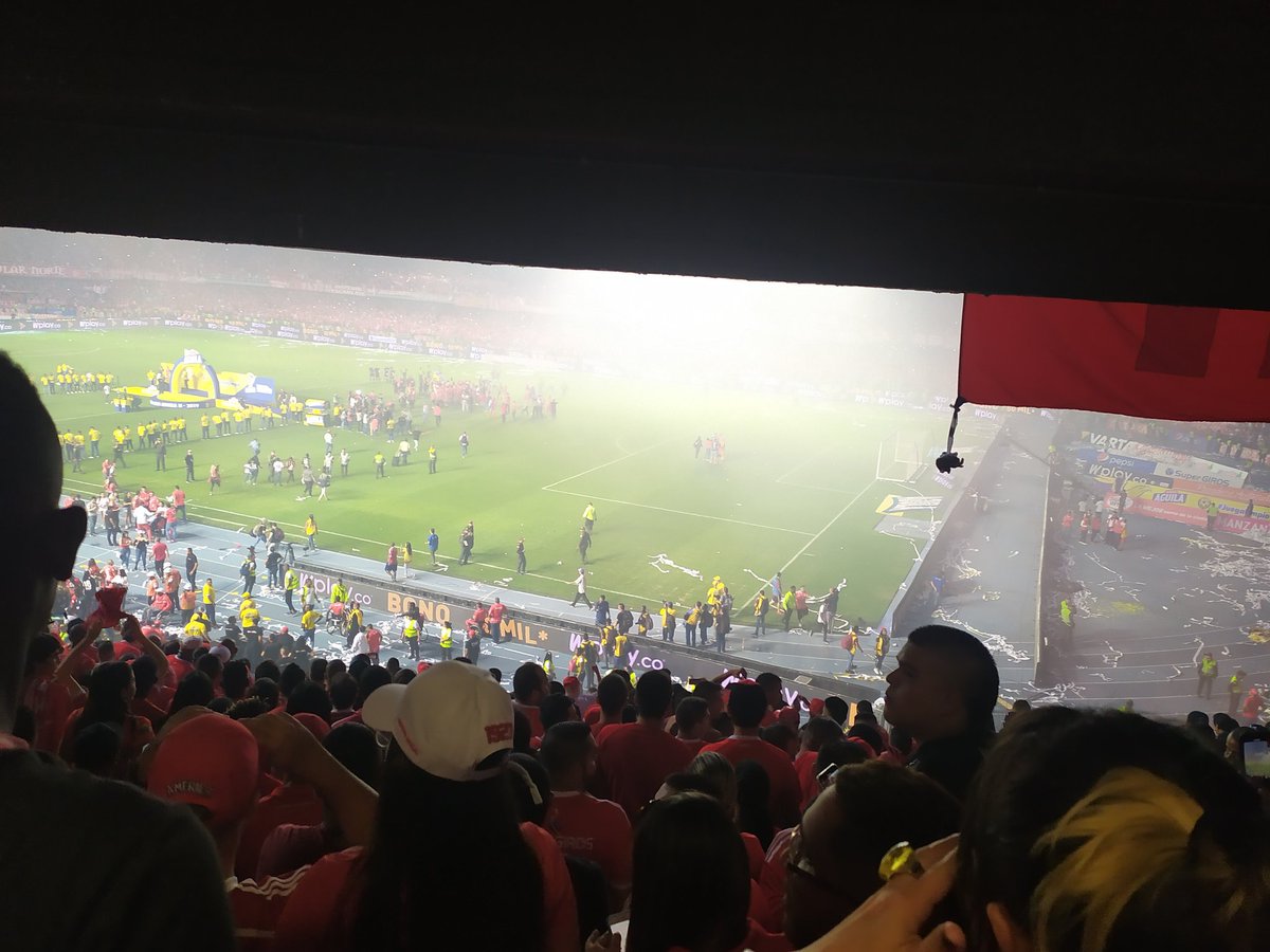 Americaenlared's tweet photo. ¡CAMPEÓN HIJUEPUTA! Nos merecemos todo esto 😍😍😍😍 https://t.co/gfNXb71DAx