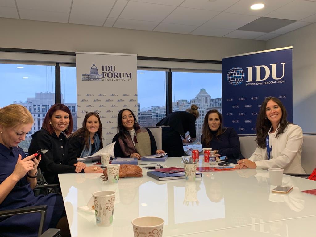 IsabelArzu's tweet photo. Un honor poder representar a Guatemala en eventos como este y un honor pertenecer a la la Red de Mujeres UPLA donde trabajamos para que cada día más mujeres ocupen epacios importantes en nuestros países porque estamos convencidas que más mujeres hacen mejor política
@MujeresUpla https://t.co/5Z6yG531Nz