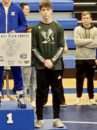 LincolnSquires's tweet photo. And yet another former Squire (Brody) repped Lincoln Southwest out at the Kearney Invite today. #squirespride https://t.co/NPUnEEwDof