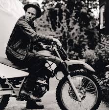 Happy birthday to one of my favourite artists.. Actor, musician, poet and all round cool cunt Tom Waits. 